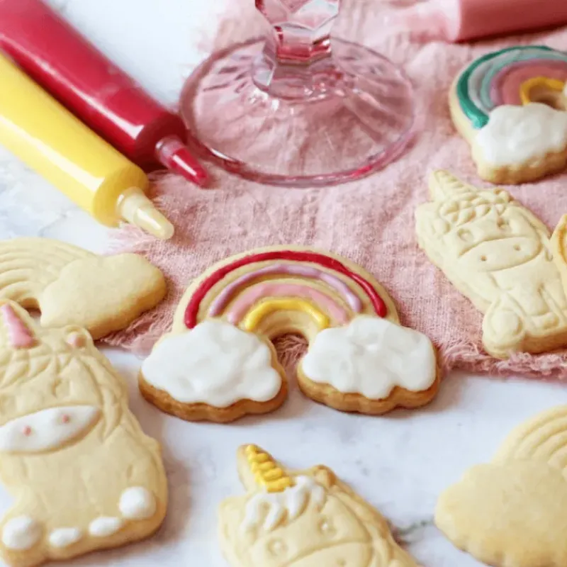 Emporte Pièce - Découpoir Pâtisserie*SCRAPCOOKING 2 Emporte-pièces avec éjecteurs Licorne