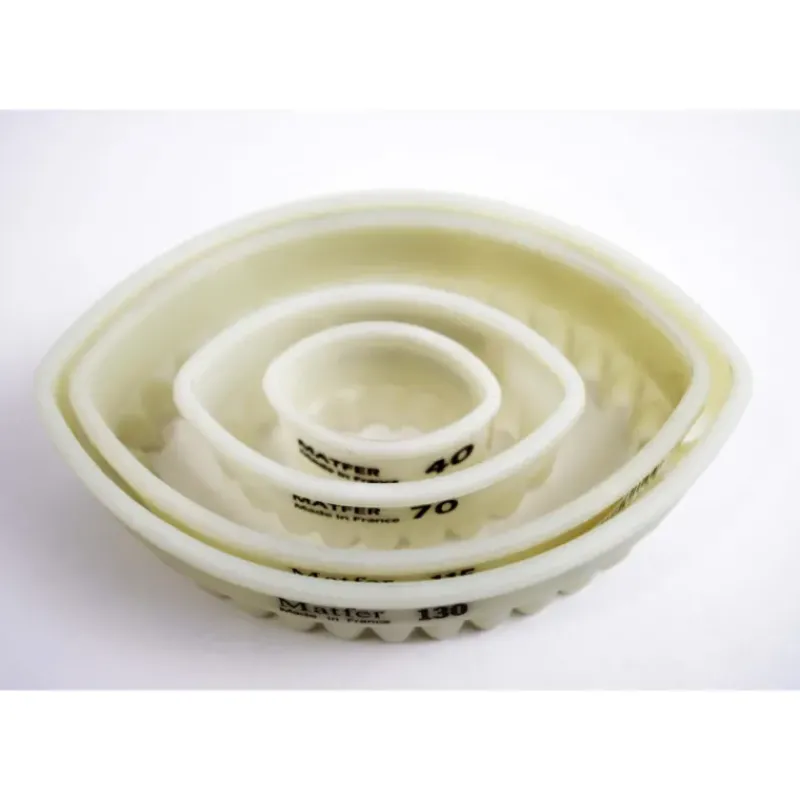 Emporte Pièce - Découpoir Pâtisserie*MATFER Emporte Pièce Ovale Cannelé 4 x 2,3 cm Exoglass