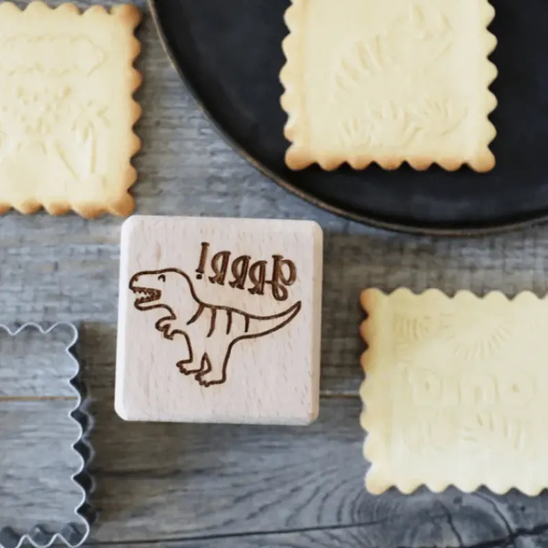 Emporte Pièce - Découpoir Pâtisserie*SCRAPCOOKING Kit Décoration Biscuit Motif Dinosaure