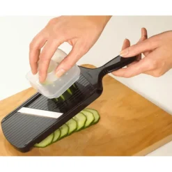 Mandoline De Cuisine*KYOCERA Mandoline Réglable Lame Céramique avec Protège Doigts Noire