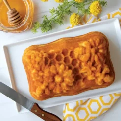 Moule Anti-adhésif|Moules À Gâteaux*NORDIC WARE Moule à Cake Fleurs et Abeilles Toffee